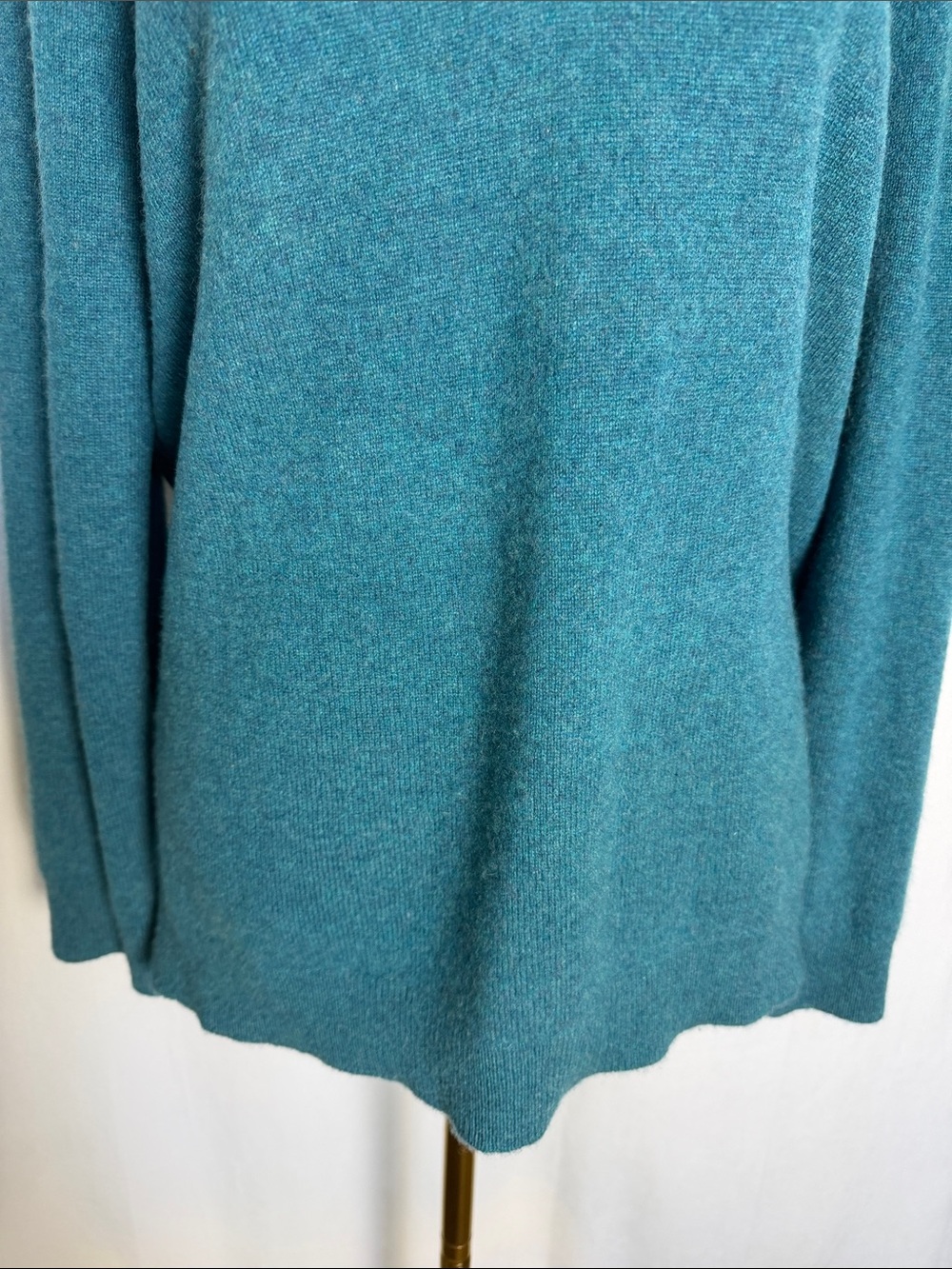 Cashmere Teal V-Neck Women's Sweater Size XL Long Sleeve Soft Knit Pullover - Picture 3 of 10
